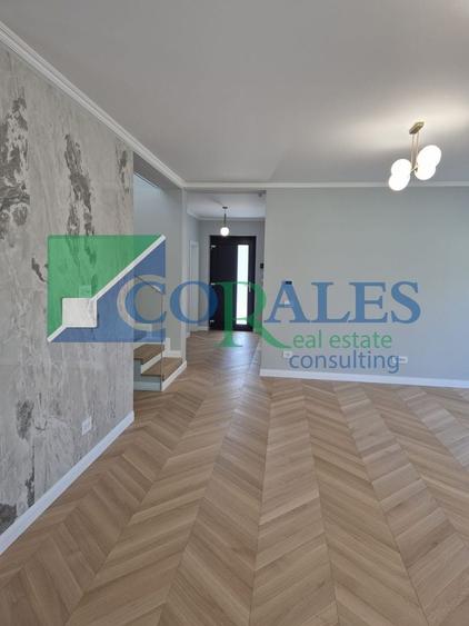 Casă individuală cu 5 camere cu Canalizare în Dumbrăvița