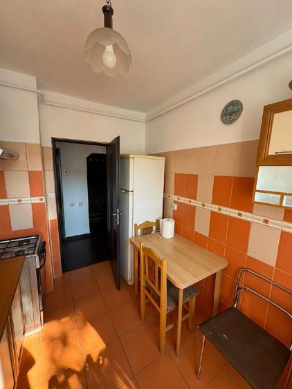 Apartament cu 3 camere semidecomandat în Splai Bahlui
