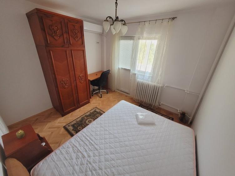 Apartament cu 3 camere decomandat în Politehnica