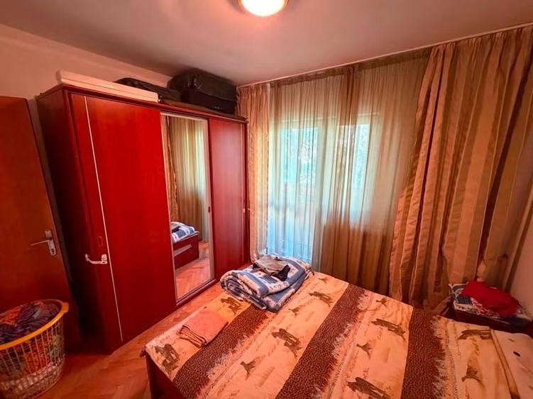 Apartament cu 4 camere decomandat, mobilat în Crângași