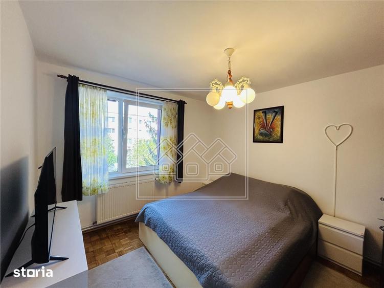 Apartament cu 2 camere decomandat în Central