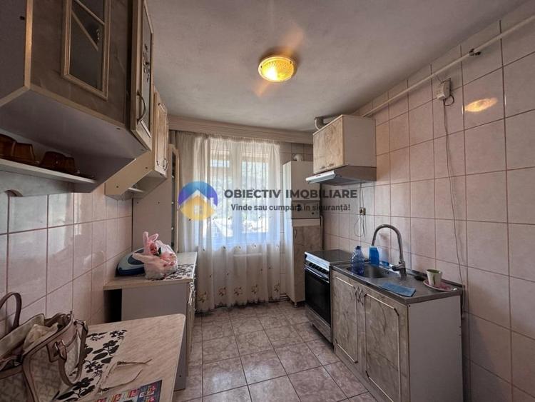 Apartament 3 camere de vânzare - Zona Centrală / 2 băi - 19