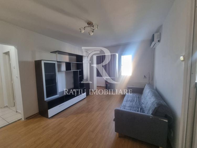 Apartament cu 2 camere semidecomandat, mobilat în Gojdu
