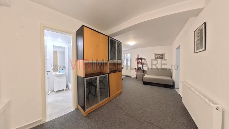 Apartament cu 2 camere semidecomandat, mobilat în Libertății
