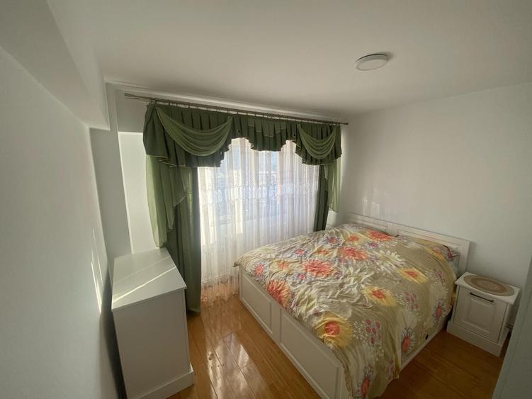 Apartament cu 4 camere decomandat în Central