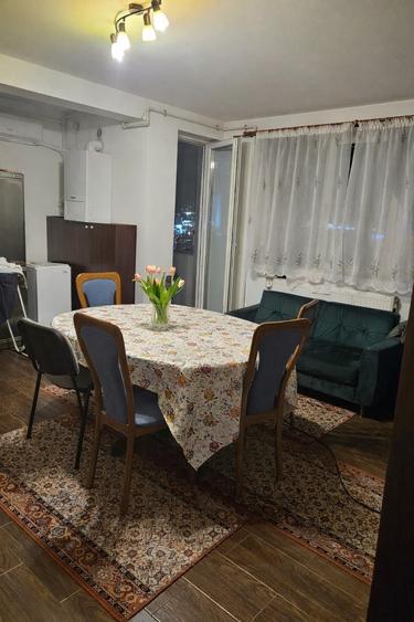 Apartament cu 3 camere semidecomandat în Florești