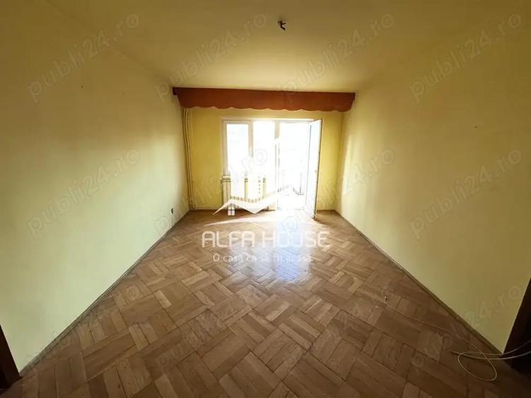 Apartament cu 4 camere semidecomandat în Central