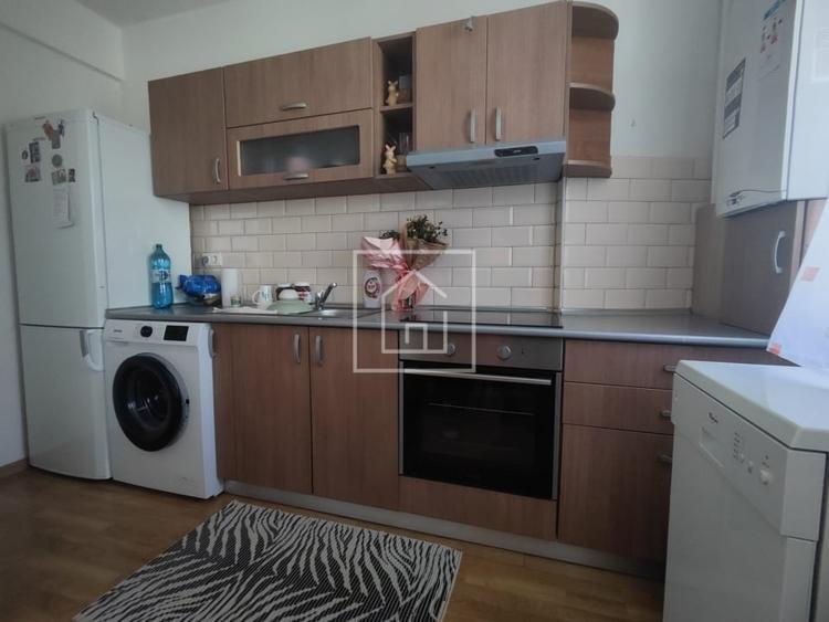 Apartament cu 2 camere decomandat, mobilat în Turnișor