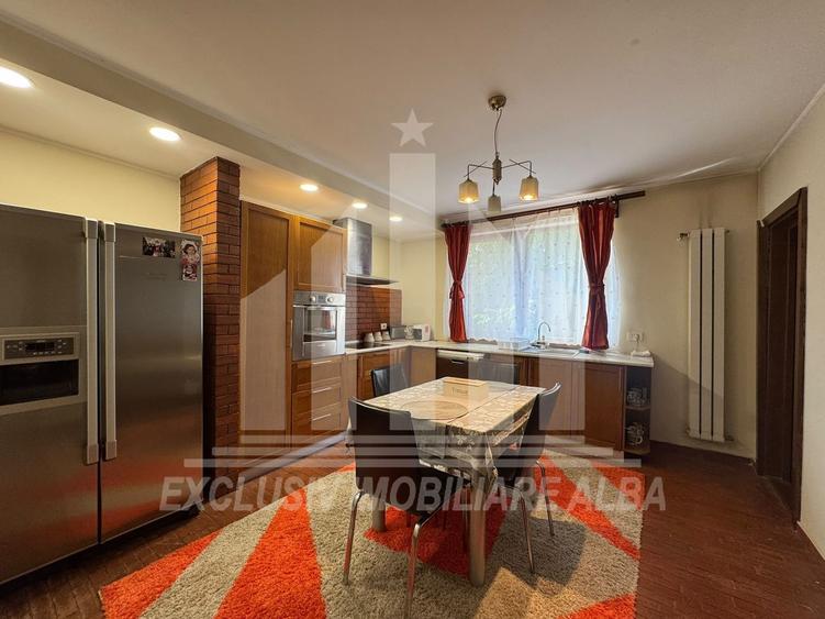 Casă individuală cu 5 camere cu Piscina în Micești