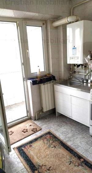 Apartament cu 2 camere decomandat în Obor