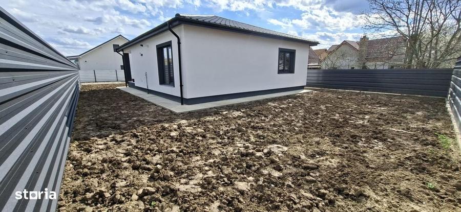 Casă cu 3 camere în Letea