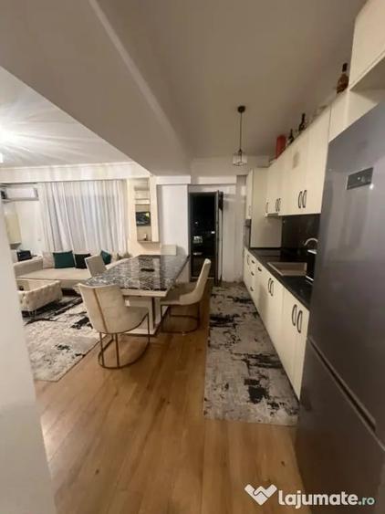 Apartament cu 3 camere decomandat în Calea Severinului