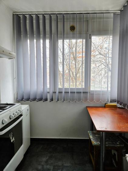 Apartament cu 3 camere decomandat, mobilat în Liviu Rebreanu