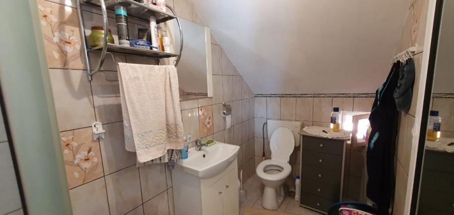Casă cu 5 camere cu Teren 1080 Mp în Blejoi
