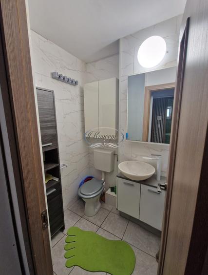 Apartament cu 3 camere decomandat, mobilat în Între Lacuri