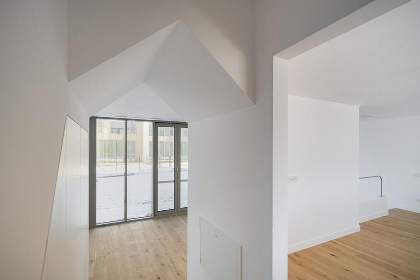 Duplex cu 4 camere cu Canalizare în Tunari