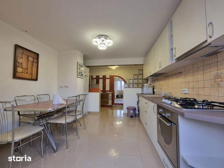 Apartament cu 4 camere decomandat în Matei Voievod