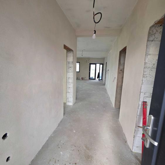 Casă cu 3 camere în Sântandrei