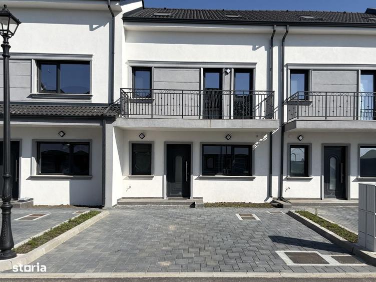 Casă cu 4 camere în Exterior Vest