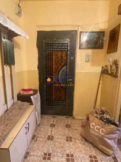 Apartament cu 4 camere decomandat în Central