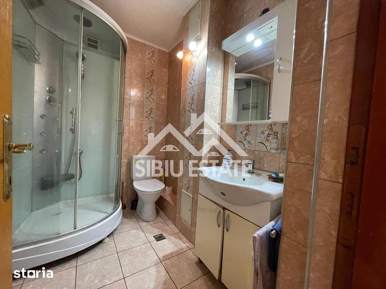Apartament cu 2 camere decomandat în Vasile Aaron