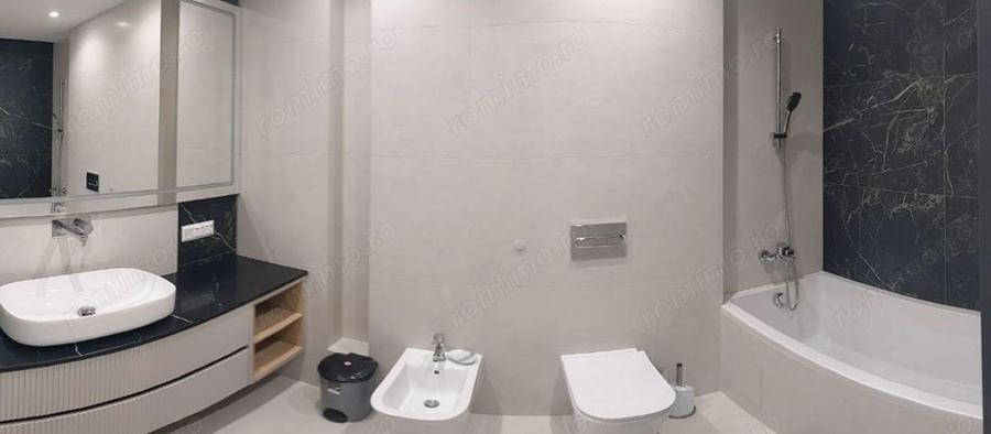 Apartament cu 3 camere decomandat în Florilor