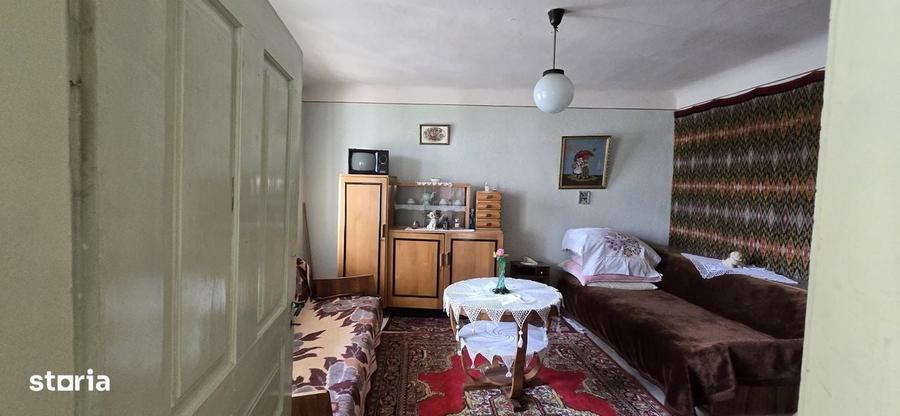 Casă cu 4 camere în Buciumeni