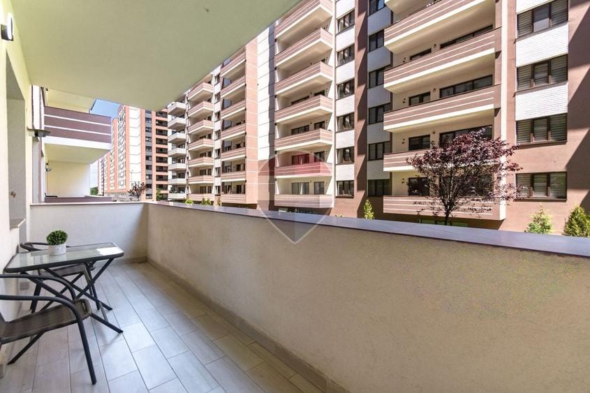 Apartament cu 2 camere decomandat, mobilat în Tractorul