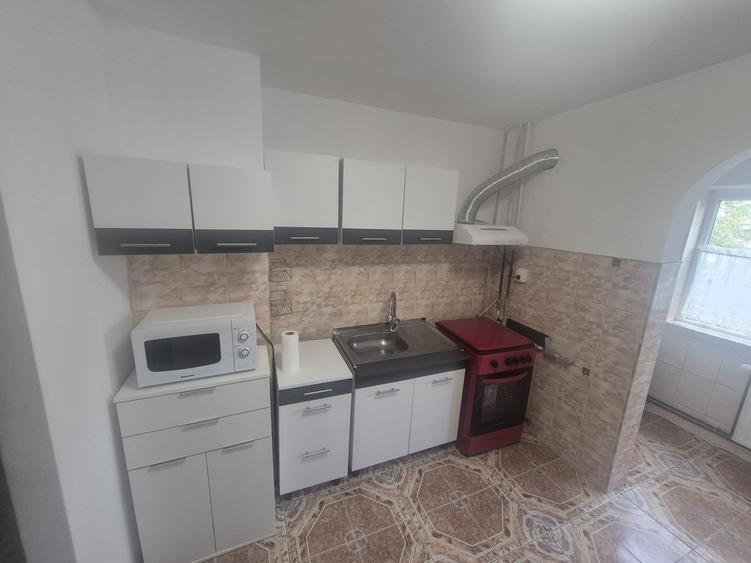 Apartament cu 2 camere decomandat în Soarelui