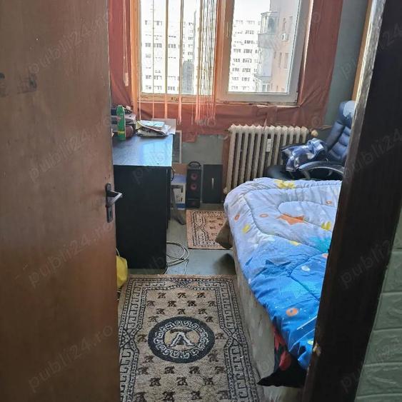 Apartament cu 4 camere semidecomandat în Theodor Pallady