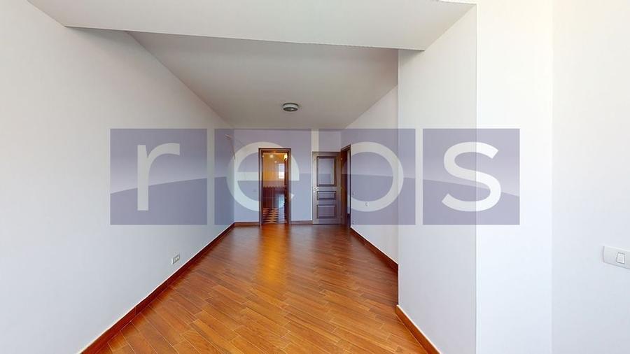 Apartament cu 4 camere decomandat în Beller