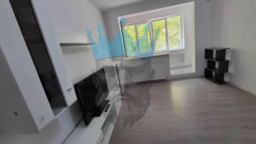Apartament cu 3 camere decomandat, mobilat în Vitan