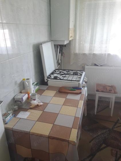 Apartament cu 3 camere semidecomandat în Micro 1