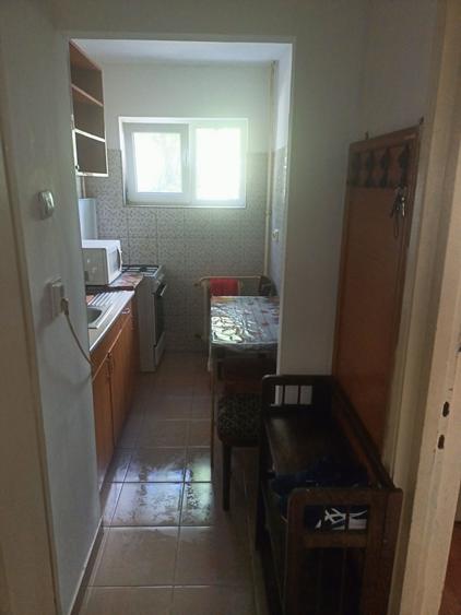 Apartament cu 2 camere semidecomandat în Florești