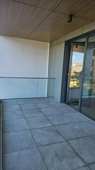 Apartament cu 3 camere decomandat în Floreasca