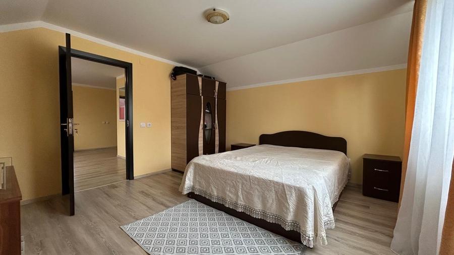 Casă individuală cu 5 camere cu Canalizare în Hălmeag