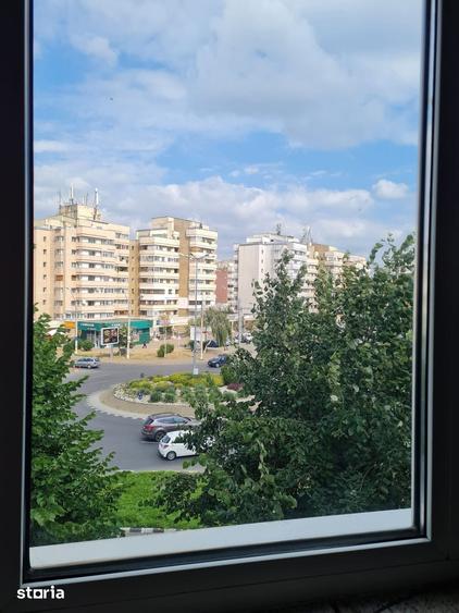 Apartament cu 3 camere decomandat în Mioriței