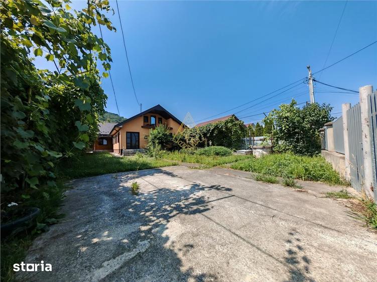 Casă cu 6 camere cu Teren 800 Mp în Gârleni