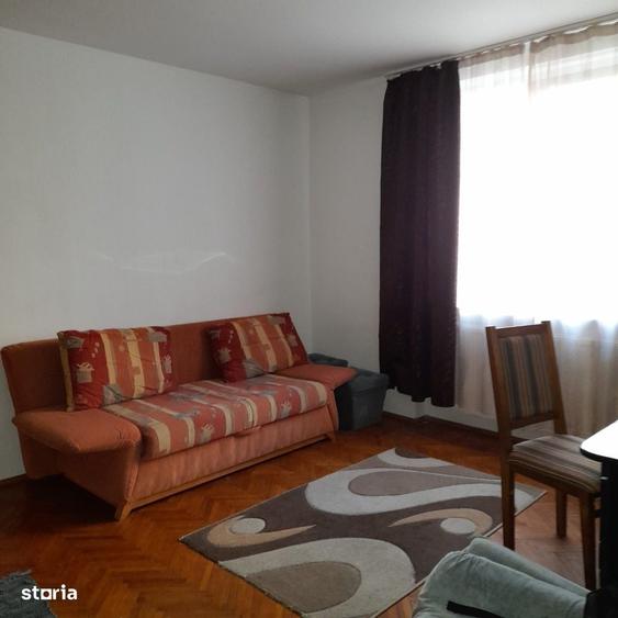 Apartament cu 3 camere decomandat în Exterior Vest