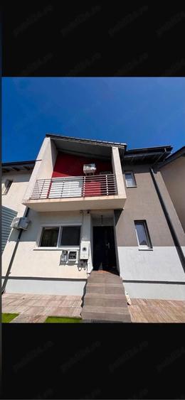 Casă cu 4 camere cu Teren 233 Mp în Sânpetru