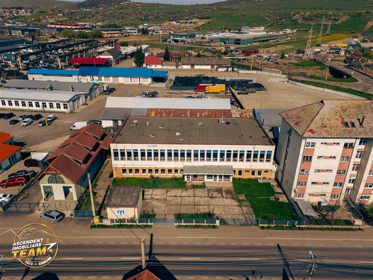 Spațiu comercial, de 1,100 mp, în Central
