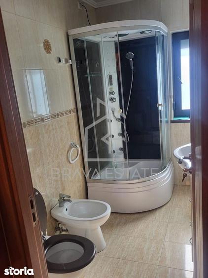 Apartament cu 3 camere decomandat, mobilat în Între Lacuri
