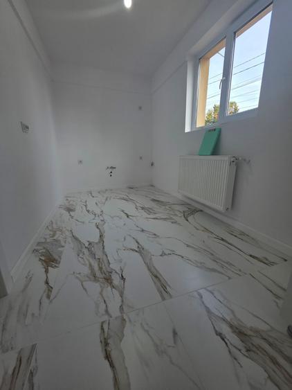 Casă individuală cu 4 camere cu Canalizare în Giulești