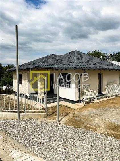 Casă individuală cu 3 camere cu Teren 450 Mp în Mărgineni