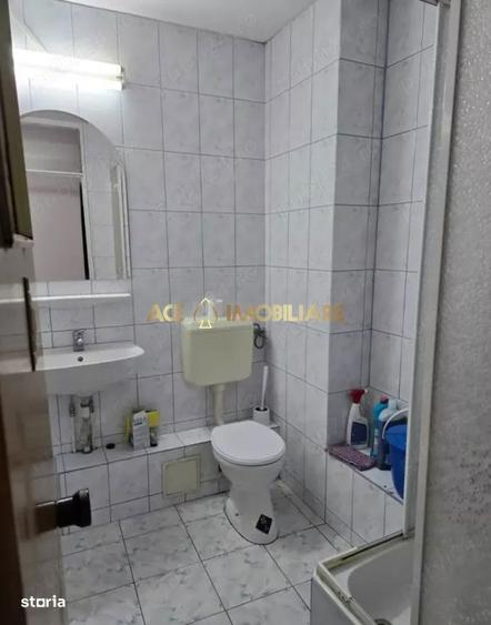 Apartament cu 3 camere, mobilat în Titan