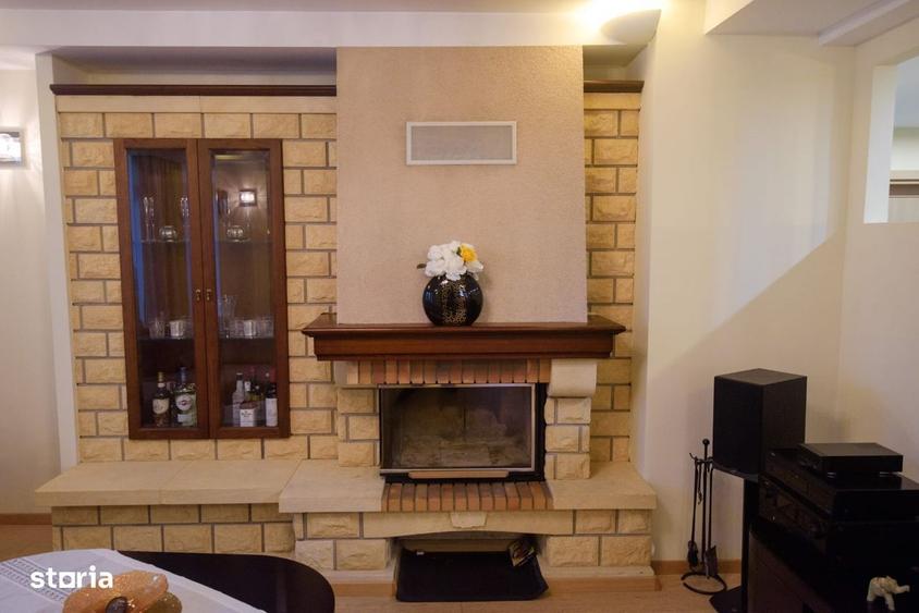 Apartament cu 3 camere decomandat în Otopeni