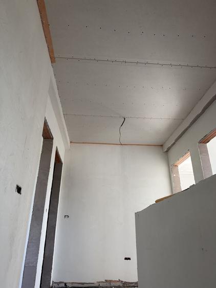 Casă cu 4 camere cu Teren 360 Mp în Cârcea