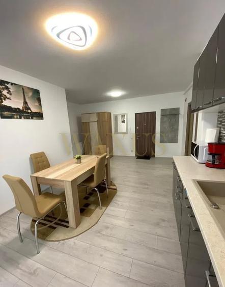 Apartament cu 3 camere semidecomandat, mobilat în Florești