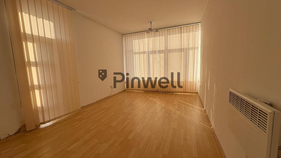 Casă individuală cu 6 camere cu Canalizare în Central