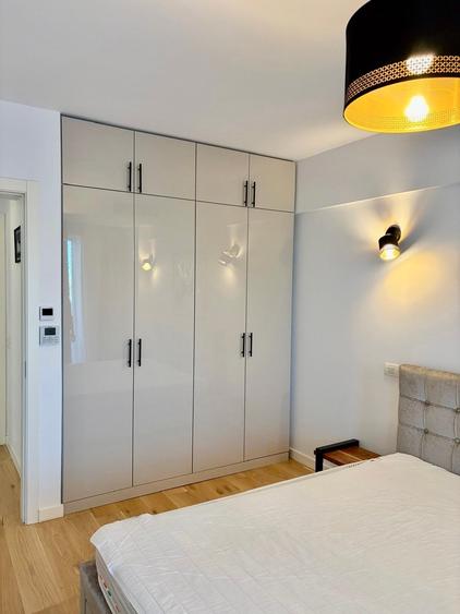 Apartament cu 2 camere semidecomandat, mobilat în P-ta Presei Libere